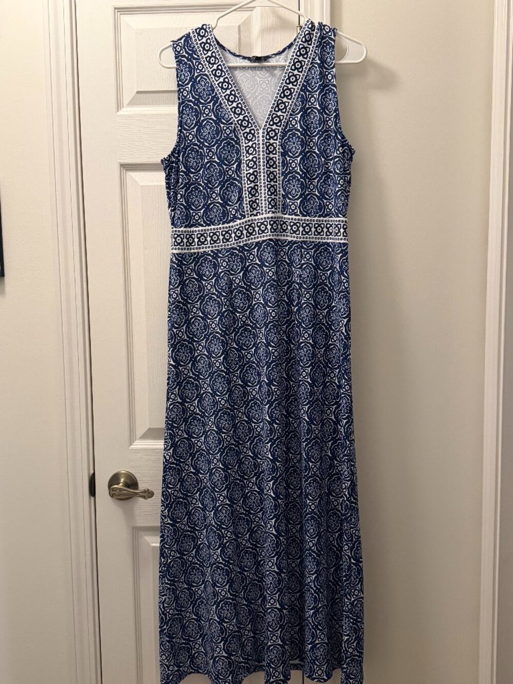 Talbors Jersey Max Dress - A-line V-neck - Size Medium